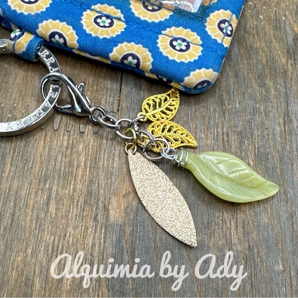 Jade carved leaf handmade key/card holder amulet 🧿 - Picture 1 of 5